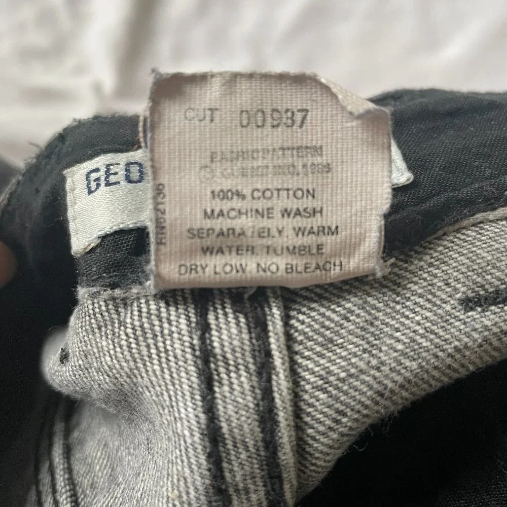 RARE VINTAGE GUESS JEANS BY  GEORGES MARCIANO Size 28 - Picture 3 of 10